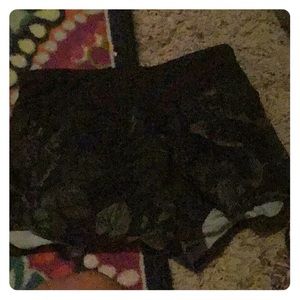 Medium old navy active army green shorts